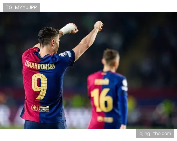 巴萨进攻体系过度依赖边路，打法丰富性不足或制约赛季关键战表现